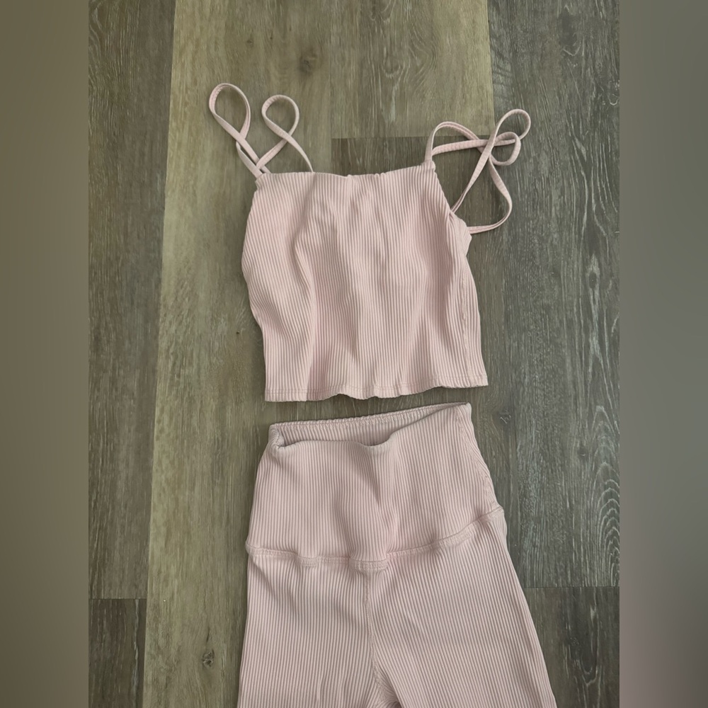 Pink Ribbed Workout Set - Picture 2 of 3